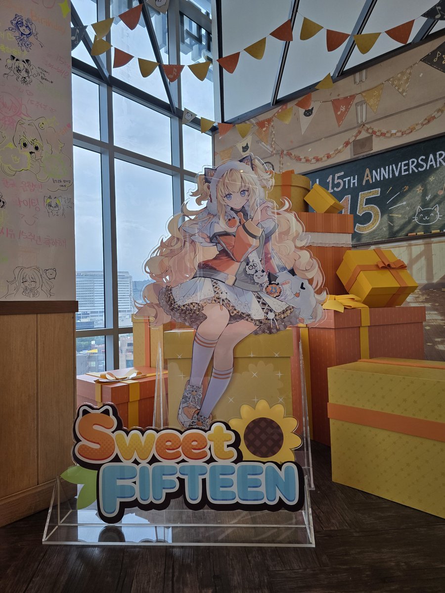 clappingik's tweet photo. 시유 생일축하해!!!

#일러스타카페
#SeeU
#시유15��년 https://t.co/aIpYBwKDkR