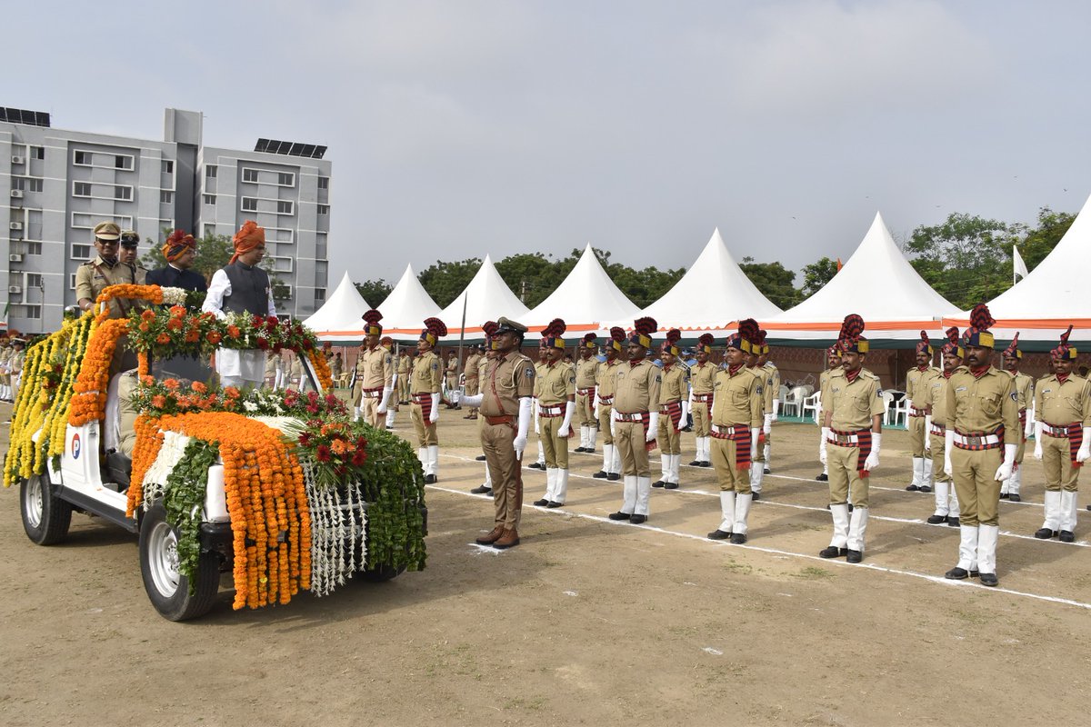 InfoPatan's tweet photo. શંખેશ્વરની પાવન ધરતી પર ૮૦મા સ્વાતંત્ર્ય પર્વની ગૌરવભેર ઉજવણી

મંત્રીશ્રી સ્વરૂપજી ઠાકોરના હસ્તે રાષ્ટ્રધ્વજ ફરકાવી તિરંગાને સલામી; વિકાસના સંકલ્પ સાથે પાટણને વિકસિત જિલ્લો બનાવવાનું આહવાન
@CMOGuj @InfoGujarat @swarupthakorbjp @CollectorPatan @DDO_PATAN @RACPatan https://t.co/9JumOoFyW1