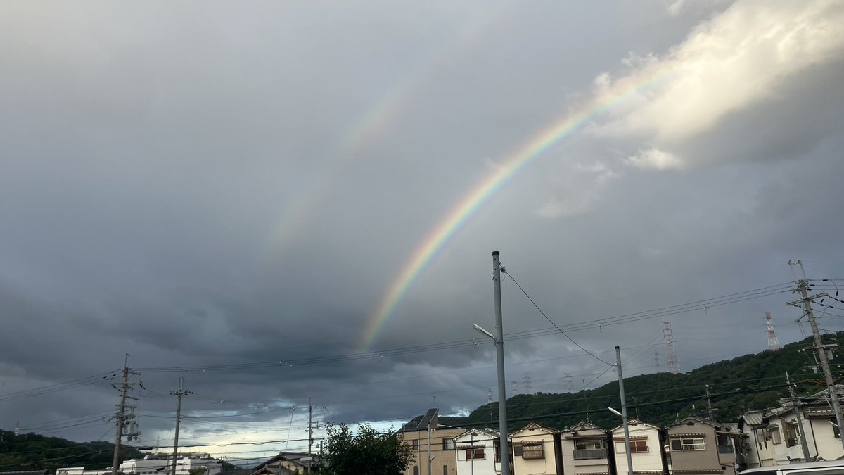 dododododoeeeee's tweet photo. 2重の虹🌈
いいこと起こりそう！ https://t.co/NdQi78cOv2