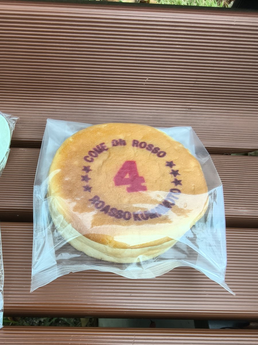 j_kanmuri's tweet photo. 今日のスタグルは自分の中では開幕戦スペシャル王道メニュー🫓🍧🍚
今日は4番のパンでヤクシの思いを後押ししたいぞ🫷
#オーダーメードパン屋
#4season
#オーシャンズセブンストリートイーツ
#ロアッソ熊本スタジアムグルメ https://t.co/qH1pi4HaCv