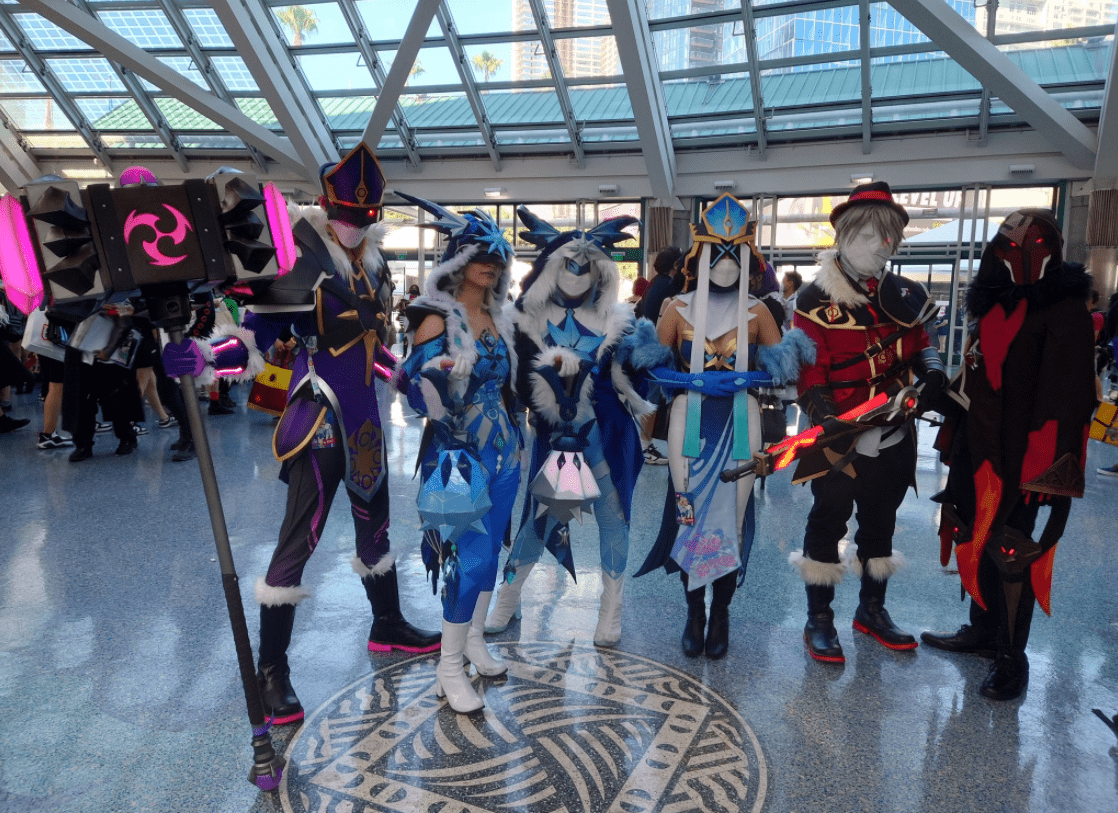 Melodin76's tweet photo. Just checked into the city’s biggest comic con! Hunting for exclusive merch, geeking out over cosplays, and already planning my next visit.  #ComicConAdventures https://t.co/HJKvMCHlSw