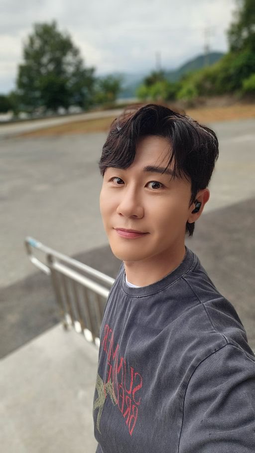 YOUNGTAK_ABYSS's tweet photo. 오늘 하루도 고마워 영블스 💙

260815 SBS 우리동네 전성시대

#영탁 #YOUNGTAK #우리동네전성시대 https://t.co/cFRPB6nnvZ