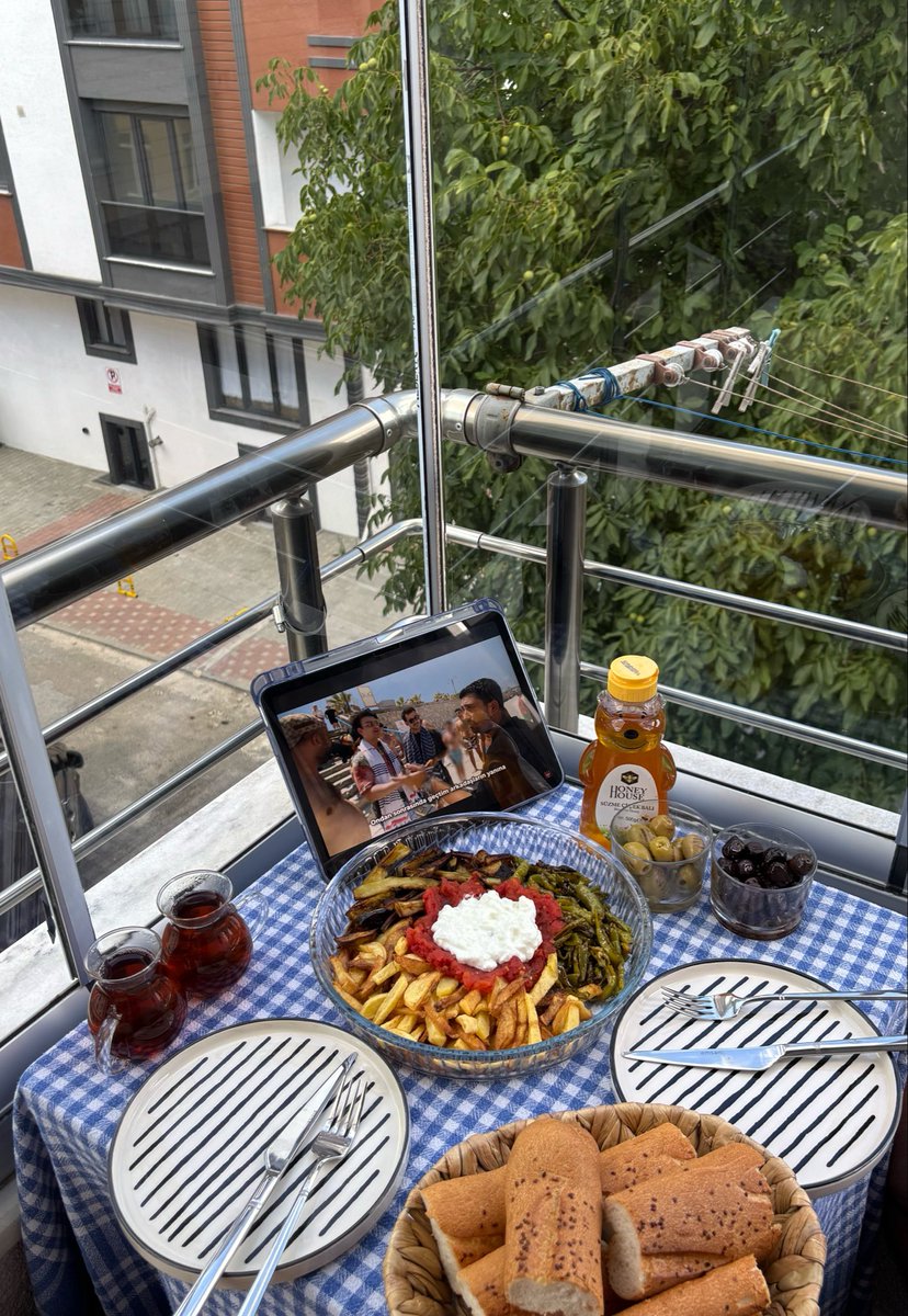 kubyaaa's tweet photo. en sevdiğim en sevdiğim https://t.co/UmhHMcG8qk