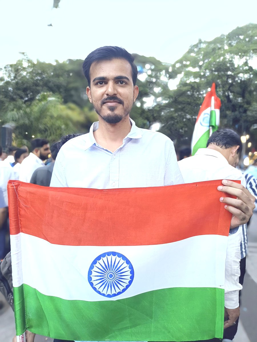 Ni3KumarSpeaks's tweet photo. 🇮🇳 समस्त भारतीयांना १५ ऑगस्ट अर्थात स्वातंत्र्य दिनाच्या मनःपूर्वक हार्दिक शुभेच्छा! 💐
जय हिंद! 🇮🇳
जय भारत! 🇮🇳
वंदे मातरम्! 🇮🇳
#jayhind #independenceday🇮🇳 #vandematram🇮🇳
#India #15august
#punenews #pune
#punecity #sppu
#cockroach #cockroachjantaparty #upsc #mpscpune #mpsc #Mpsc #MPSC #maharashtra #neet