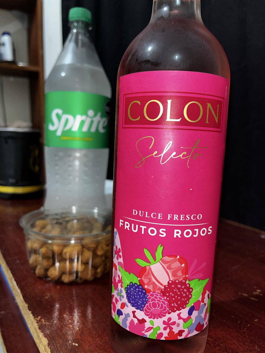 userr30042003's tweet photo. Un vinito con mi amor y no hay nada más lindo💘 https://t.co/acd86DiOr7