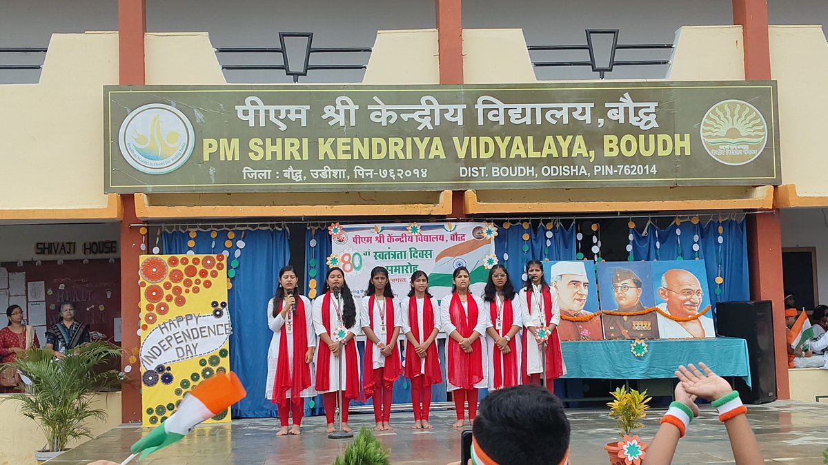 kvboudh's tweet photo. 🇮🇳 Independence Day Celebration at PM SHRI KV Boudh 🇮🇳
PM SHRI KV Boudh celebrated Independence Day with great patriotic fervour and enthusiasm. The celebration witnessed the unfurling of the National Flag, patriotic performances and cultural performances. https://t.co/RtrFH6AOyH