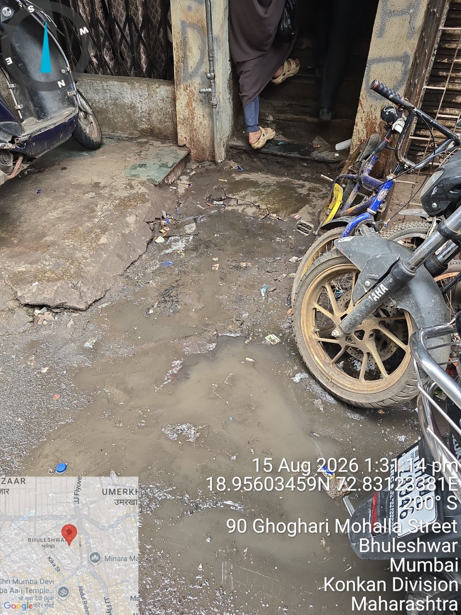 zeeshan741's tweet photo. Very bad condition at 88/90 Amina Mansion, Ghoghari Moholla, Phydhonie, Mumbai 400003. Garbage is in the street 24/7. Drainage flows from three house gullies, and all four house gullies are fully packed, raising the height by 5 ft. @mybmc @mybmcSWM @bmccward https://t.co/2yD2vP1VfN