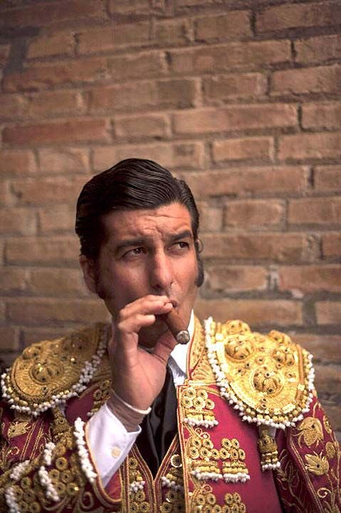 Borovil's tweet photo. Esperando a Dios. https://t.co/CBamNeFtE5