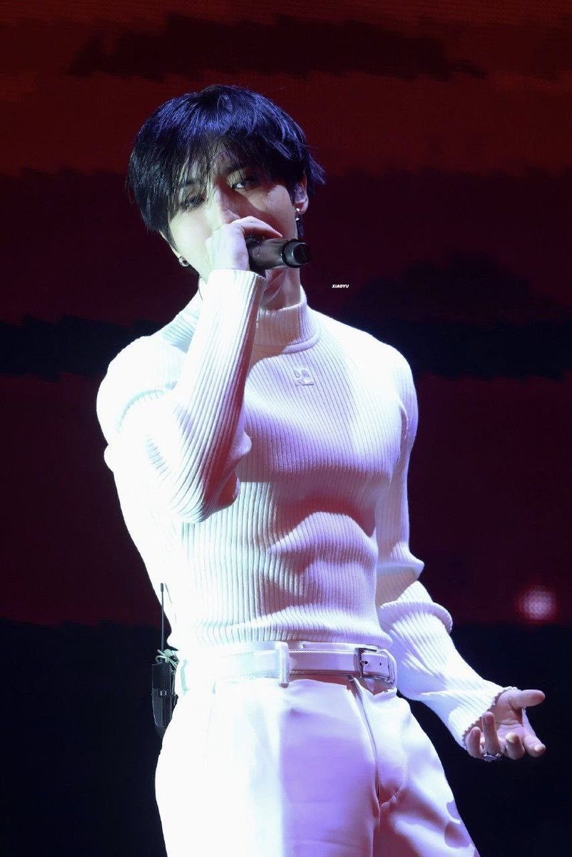 mkm_mia's tweet photo. 15.08.2026.
The day I got to know that a man like this one exists and I knew nothing about him!
#hanjisung from #straykids is the finest man I've ever seen!!! https://t.co/6c4Lqf7vq0