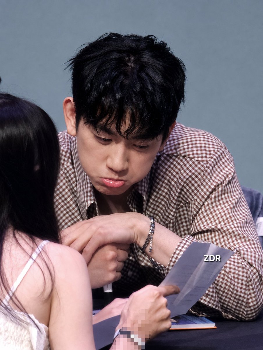 Snll0v07's tweet photo. 闪现 #JINYOUNG https://t.co/A0Bueol7UE