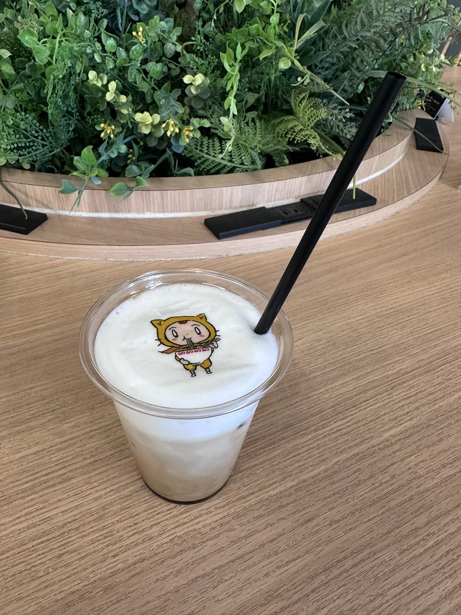 rurucc0614's tweet photo. 最後にカフェでシノビーラテを飲んでシノビーポスト見つけた！
トイレのマークまでコナン仕様になってる！ https://t.co/CNrnhf7YAV