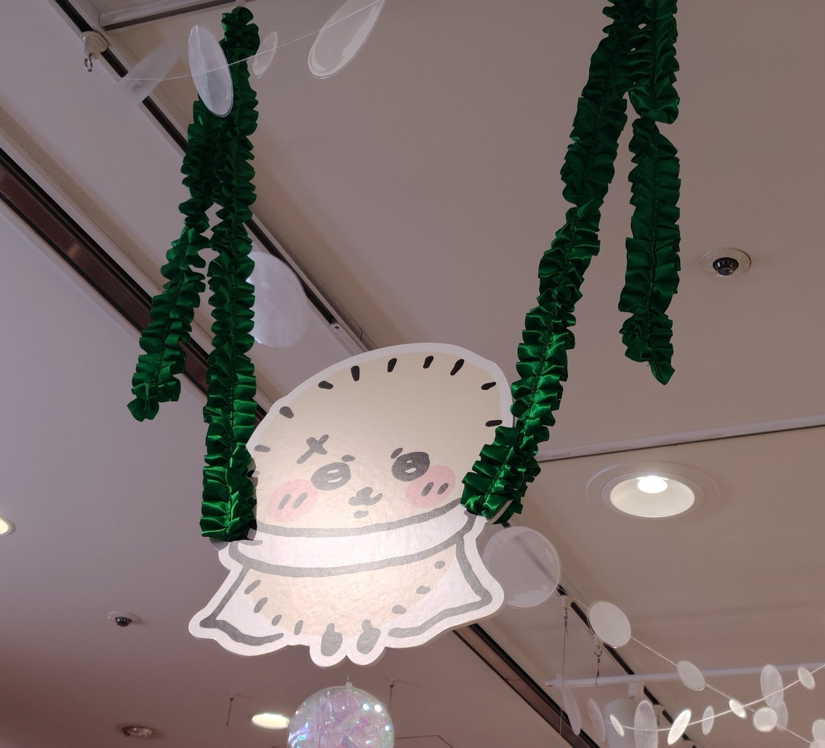 moegimaru's tweet photo. 時間上つぶしにショップによったんですけど、🦦先生のグッズほぼほぼなくてですね…ちっちゃいぬいぐるみのランダム買ってみたけどNO🦦でしたね…何かを察知されて避けられてるのかもしれない。美味しい甘いものてんこもりにある家だよおいでよ https://t.co/2CMrZ3eXo6