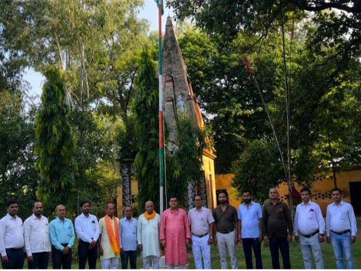 PremShankarmi94's tweet photo. स्वतंत्रता दिवस समारोह, हम सबके लिए गौरव का दिन, प्रयागदत्त पाठक इण्टर कालेज पट्टी-बहराइच, हर्षोल्लास भरे वातावरण में राष्ट्र की आध्यात्मिक उन्नति, सामाजिक सद्भाव, आर्थिक समरसता तथा कठिन परिश्रम एवं संघर्ष के साथ साथ धैर्य, सहनशीलता, करुणा, उदारता का संकल्प सुखद रहा। https://t.co/d40fzf4Eou