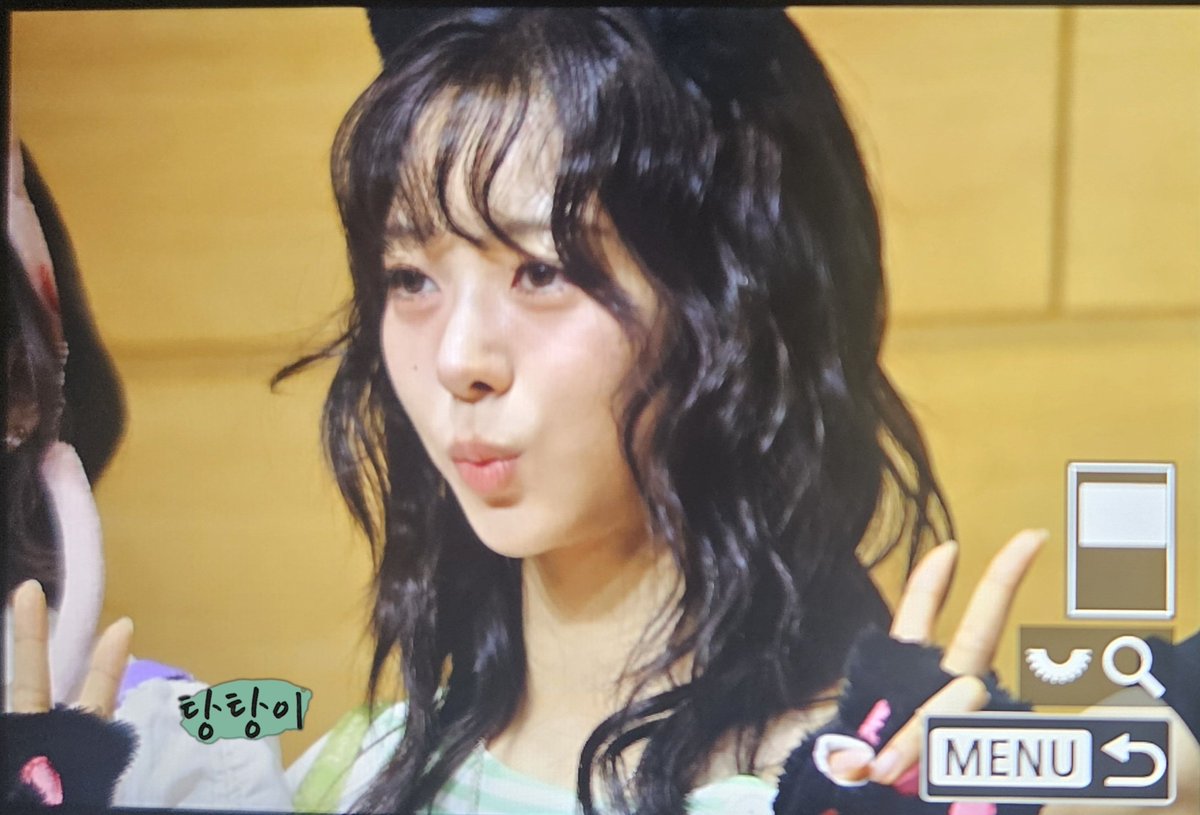 Tang_Tangee's tweet photo. #UDTT #우당탕탕소녀단
#RISAKO #리사코
#한채희 #채희 #HANCHAEHEE
#구한나 #한나 #KOOHANNA
#우정 #육우정 #LUYUTING
#예진 #권예진 #KWONYEJIN
#VIPER
260815 뮤빗몰 팬싸인회 프리뷰
오늘도 즐겁게 팬싸해서 너무행복했으~~ ㅎㅎ https://t.co/w230OKGZjq