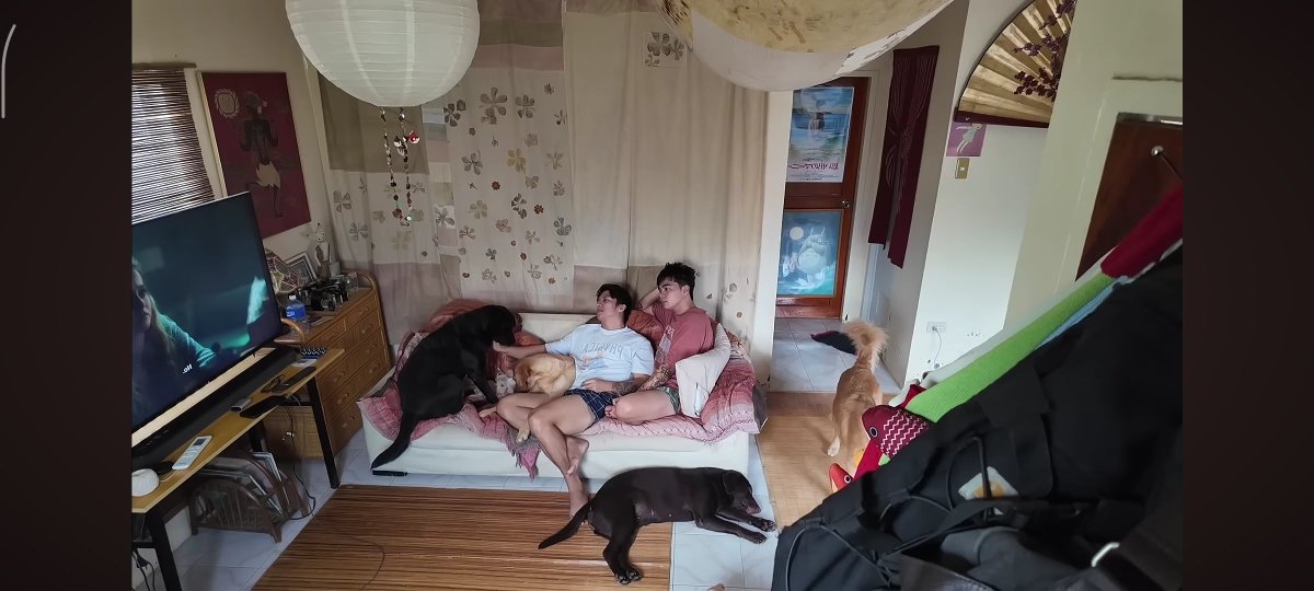 chahlee_'s tweet photo. I've been following this couple for a while now and watching them reminded me that this kind of love still exists. That no matter how simple and mundane life can be, as long as you're with someone you love, its all worth it. Hope I can find something like this for myself someday. https://t.co/szLghrOiiT