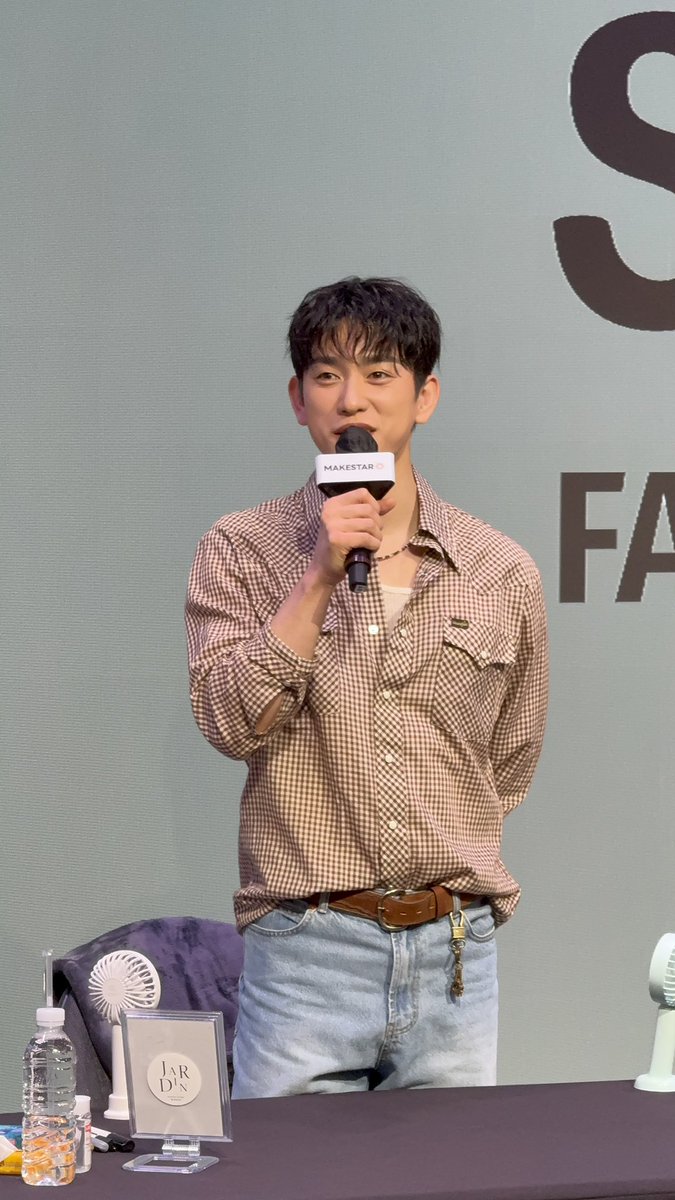 Gypsophiilas's tweet photo. วันนี้ผมทรงเดียวกันเลย 😎🫣

#JinyoungxFansignInTaipei2026 
#Jinyoung #ParkJinyoung #진영 #박진영 https://t.co/xpCTmA2Hgh