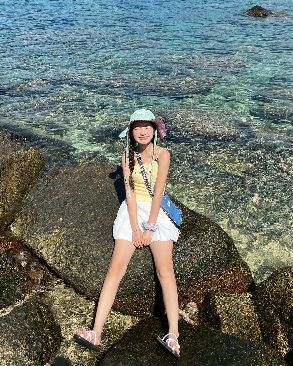 _nasgonmanaus's tweet photo. Hiya 🤗 Always remember: you are stronger than you think and today is full of possibilities. 🌻
AHTXh https://t.co/b7xTUXHwAi