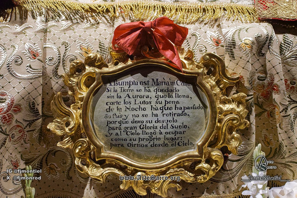 fjmonrod's tweet photo. La Virgen del Tránsito volvió a abrir las puertas de Santa Rosalía a la devoción de Sevilla.
La imagen representa a María dormida y serena, en su tránsito de esta vida a la gloria.
#ASacro #TDSCofrade #Sevilla #Asunción #VirgenDelTránsito @ArtesacroT https://t.co/JuQnIUl5VW