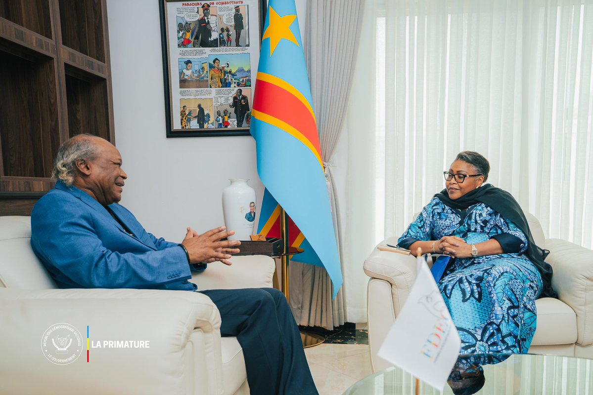 PrimatureRDC's tweet photo. #RDCongo #Culture #IndustriesCréatives
13 août 2026 | La Première Ministre, Cheffe du Gouvernement, Judith Suminwa Tuluka, a reçu le bédéiste congolais Barly Baruti, autour de la préparation du « Salon africain de la bande dessinée et de l’autre musik », prévu du 11 au 13 septembre à Kinshasa.

• Promotion de la bande dessinée et des industries culturelles et créatives
• Ambition de positionner Kinshasa comme un pôle africain du 9ᵉ art
• Développement d’un marché culturel créateur d’emplois et de valeur
• Mobilisation artistique autour de la mémoire du GENOCOST

La Cheffe du Gouvernement réaffirme ainsi son soutien aux acteurs culturels et à la valorisation de la création congolaise comme levier d’emplois, de développement économique et de rayonnement de la RDCongo.