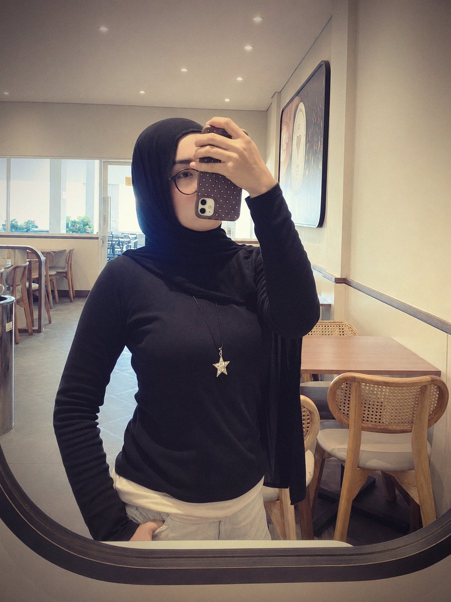 vouzliaa's tweet photo. walaupun jalan agak pincang tp sy akan lawan https://t.co/FSMqkXWN5E