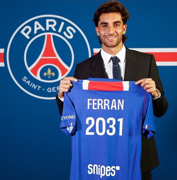 MEDIAFOOT___'s tweet photo. 🚨 FERRAN TORRES 🇪🇸 A SIGNÉ AU PSG POUR 45M€ !!!! 💰❤️💙

Il s’agit d’une somme fixe sans bonus. 

🗞️ @ArthurPerrot https://t.co/S1TLfIYpBI