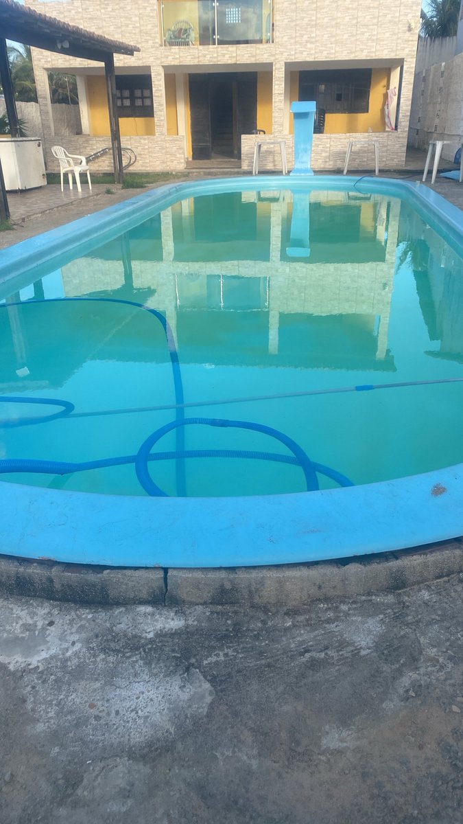 TonyCost34's tweet photo. Só faltar um boy me acompanha nessa piscina no banho https://t.co/wbW8LM7Sp7