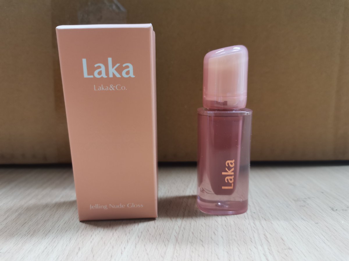 365onsale's tweet photo. Laka Jelling Nude Gloss ขนาด 4.5g ขนาดปกติ ฉลากไทย ลิปกลอสเจลลี่ ทิ้งสเตนท์ สี 301 Fig Ring วันหมดอายุ 2/2028 ราคาเต็ม 570

ขาย 220 บาท https://t.co/NIKjwxGNBt