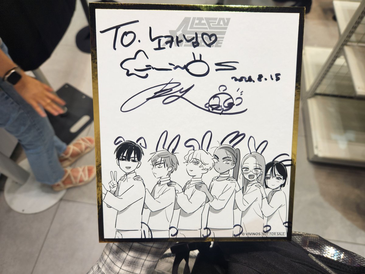puddingtron's tweet photo. @barbiegirltete love cativan but the people who go to the fanmeet decide what animal ears they want drawn on the characters/lh https://t.co/xS511Py2AD