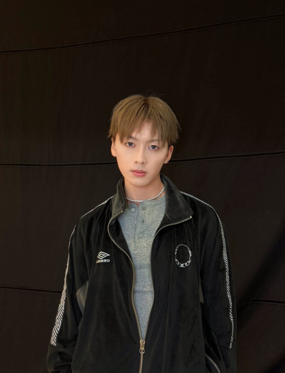 oneoreight__'s tweet photo. 皆さんUMBRO見てくれたかな?
これから寒い季節になってきた時に手袋がピッタリだよ!!
是非お揃いでつけよーね☺️by YUGA
アイテムはこちら
🔗 https://t.co/7Sws7x4T1E
@umbrojp
@fullress
#ONEOREIGHT #1OR8 #YUGA
#UMBRO #FREAKSSTORE #FREAKMAG https://t.co/t7T1ta6vi3
