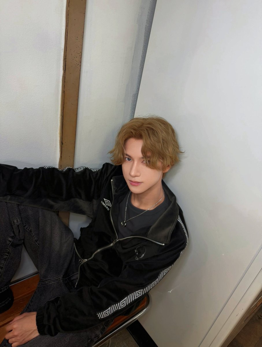 oneoreight__'s tweet photo. 好きなアイテムはこの僕が着用している手袋とあまり見えにくいですがスウェット ワイドパンツがお気に入りアイテムです!
上はタイトに着てパンツはワイドに履いたらより可愛いと思うので是非皆さんも身につけてみてくださいっ👍☺️by REIA
アイテムはこちら
🔗 https://t.co/A6KGT2qTeH
@umbrojp
@fullress
#ONEOREIGHT #1OR8 #REIA
#UMBRO #FREAKSSTORE #FREAKMAG