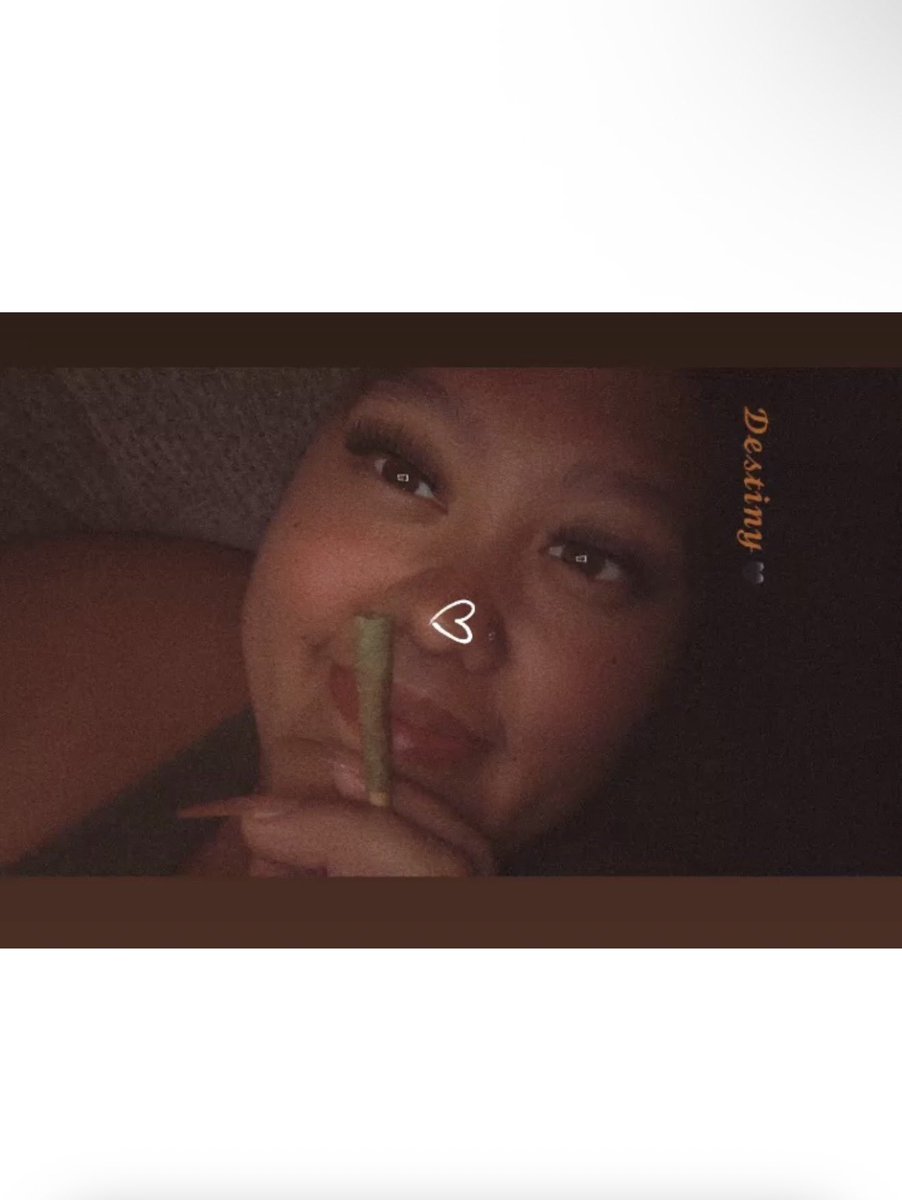 DestinyMarie805's tweet photo. something about smoking with eyelashes 😌 https://t.co/LPj01Rl5kk