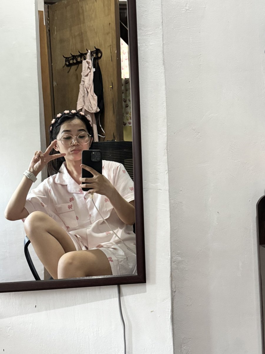 aprsarm's tweet photo. post laba pics (of a softie girlie na feeling may genggeng alter ego sa stories🤪) https://t.co/wsPdXY7PzW