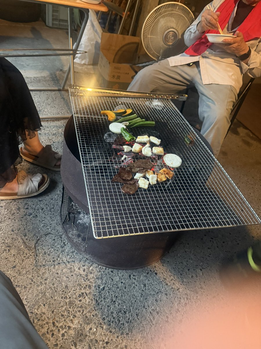 06wlZ's tweet photo. 祖父が80になりました
おめでとうのBBQです https://t.co/59tKT3oKXO