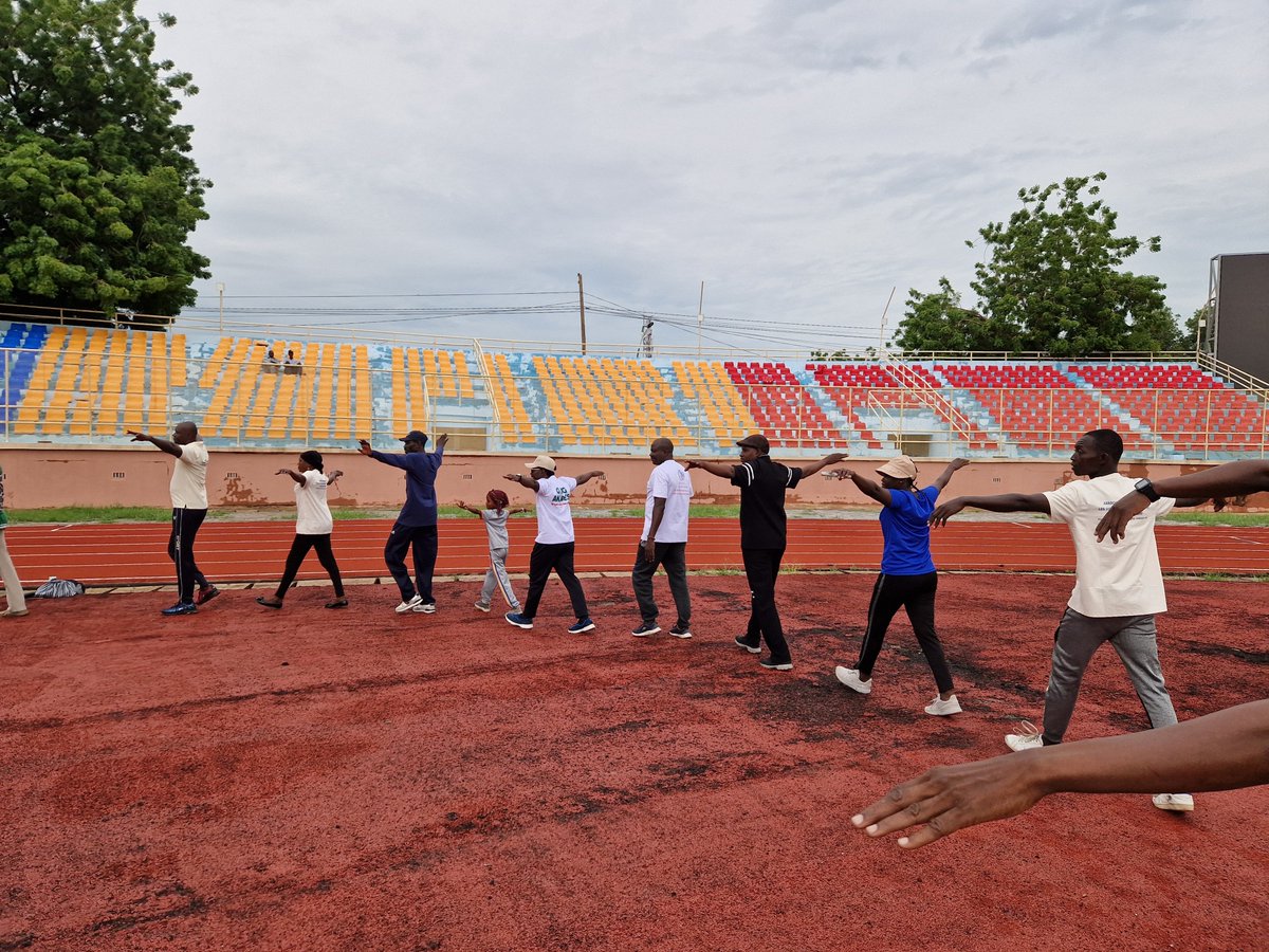OCHAChad's tweet photo. #JMAH2026 : Les activités marquant la Journée mondiale de l'aide humanitaire à N'Djamena ont commencé ce 15 août matin, dès 6 h 30, avec la MARCHE SPORTIVE au Stade Idriss Mahamat Ouya dans le 3e arrondissement.
 
Les humanitaires des agences des Nations Unies, des ONG nationales et internationales ainsi que le ministère en charge des Affaires humanitaires se sont mis ensemble pour montrer qu'ensemble, ils peuvent faire face aux défis. #WHD2026