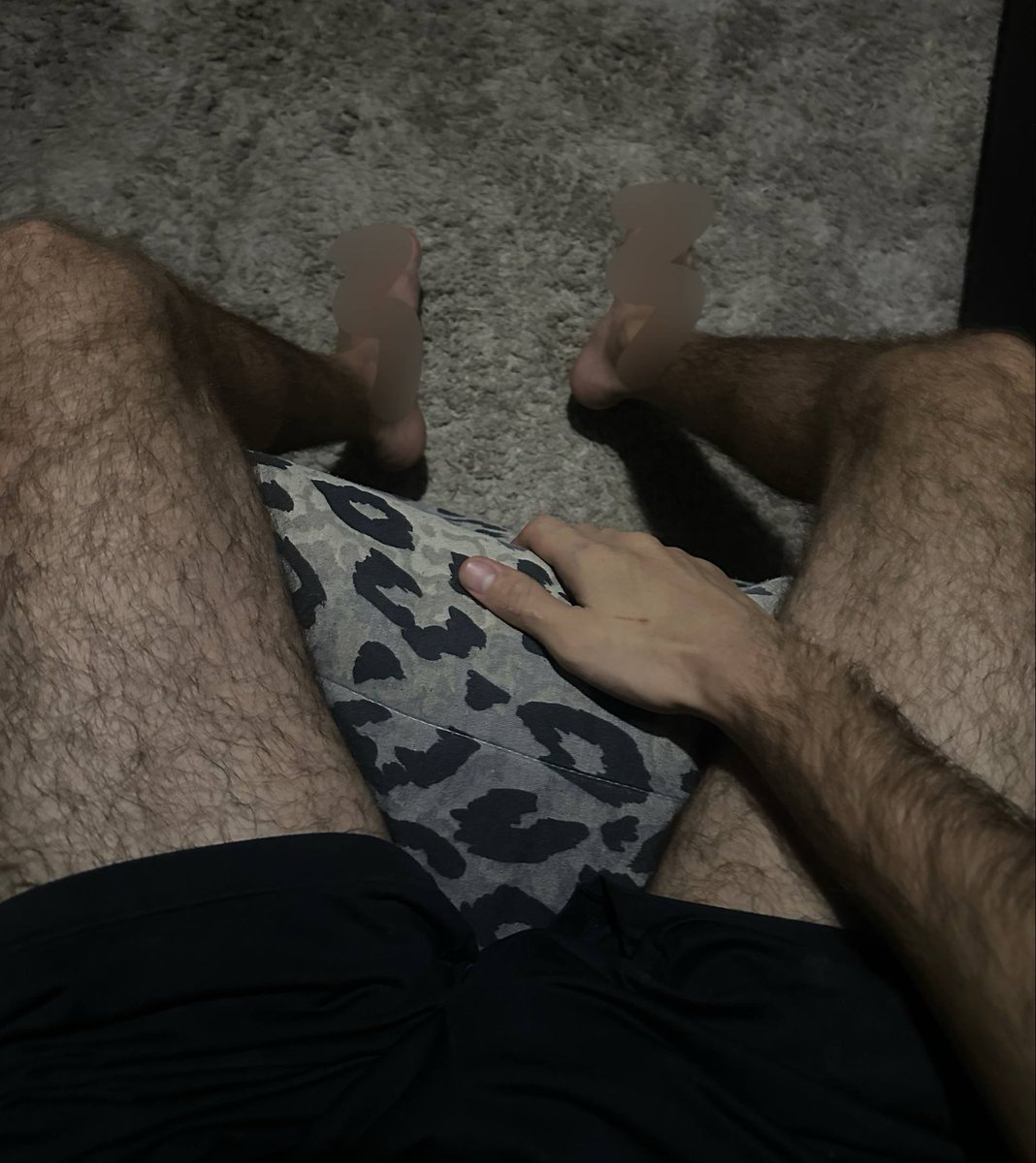 jzaaem's tweet photo. 😶 https://t.co/Uo7oQo7nNX