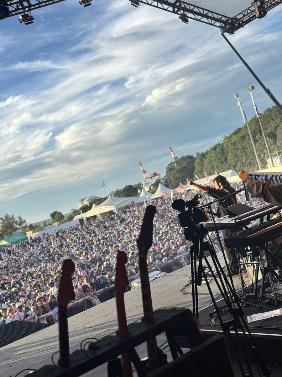 remioromen_oa's tweet photo. 18年ぶりのRISING SUN ROCK FESTIVAL 2026 in EZO
ありがとうございました！

-SETLIST-
1. 粉雪
2. 雨上がり
3. 南風
4. 太陽の下
5. もっと遠くへ
6. さあはじめよう
7. スタンドバイミー
8. 3月9日

🎧https://t.co/uo00r6A075

#レミオロメン
#RSR26 @rsrfes_official https://t.co/LaHKTkO8Lg