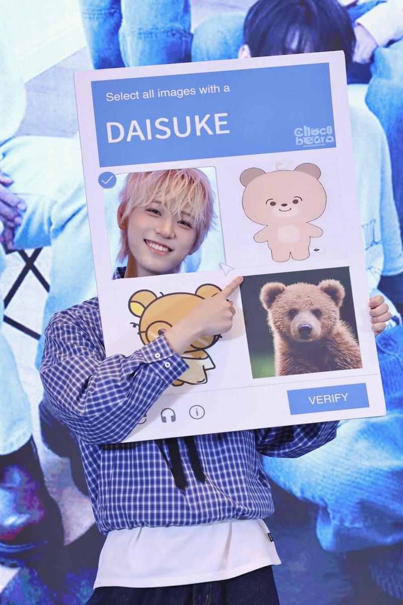 daisuke091225's tweet photo. 260815 POPMERCH

#DAISUKE #다이스케 
#AHOF  #아홉 https://t.co/JniAeXBMQ1