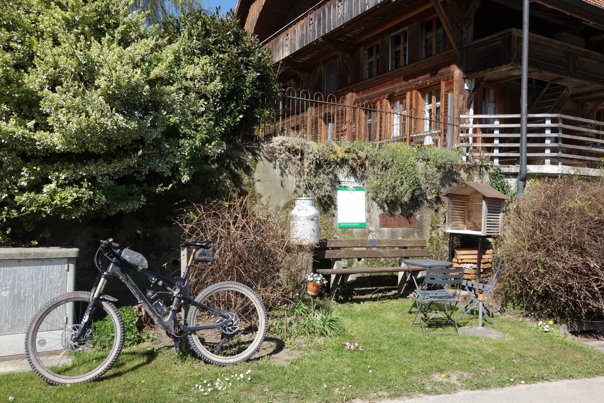 SwissSpoony's tweet photo. Soeben gebloggt: Die Herzschlaufe Burgdorf West ! - https://t.co/vfmWTbiJFP https://t.co/IWZsvAjOzI