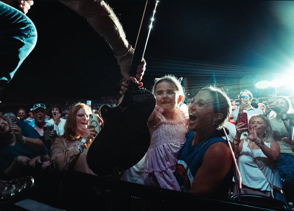 SAMTheTimMcGraw's tweet photo. We'll take a Thursday night like that anytime!! Thanks, Birmingham! Charlotte, you're up next! https://t.co/UGjQ6fxTUv