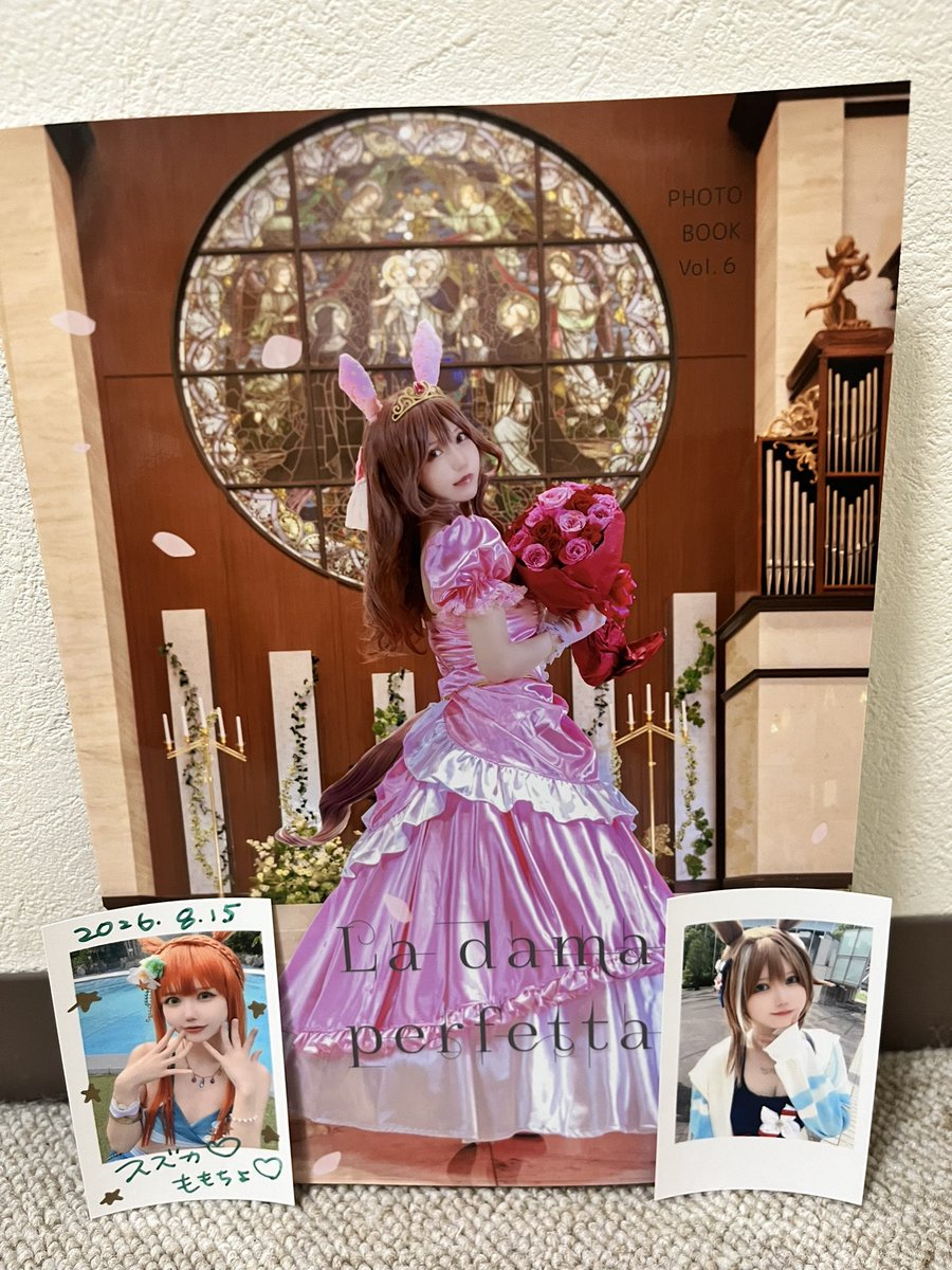 showhey0302's tweet photo. ももちよさん @mmmlll00n のジェンティルは最高ですね！再現度が高過ぎます。
場面によって目元のメイクを変えていたり、この時のジェンティルはこう！って愛を感じました。
Connectツアーのお話も出来たし、楽しい時間でした！
チェキもサイン入り当たった時、めっちゃ嬉しかった！ https://t.co/oqwMQaJNnE