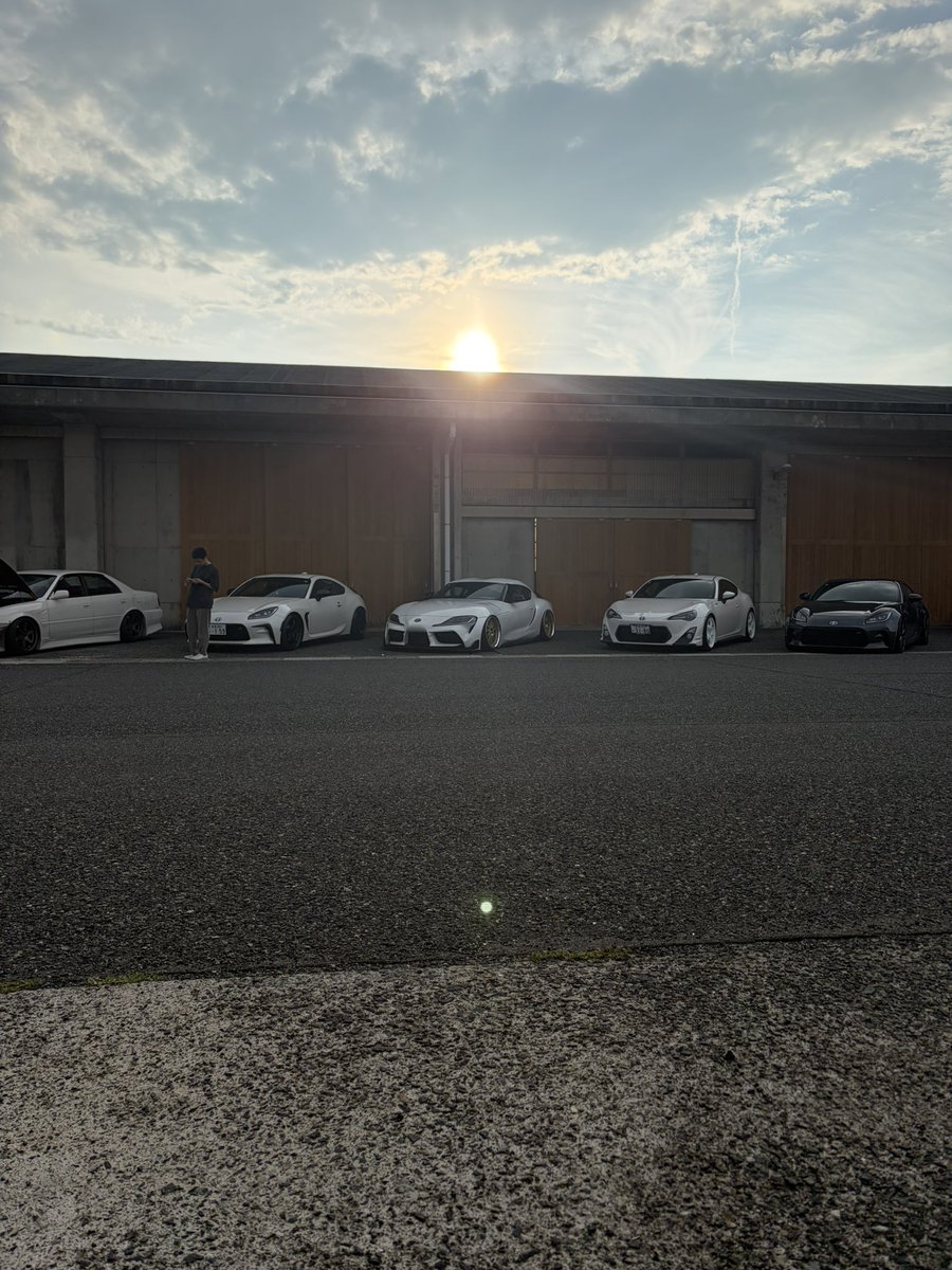Tom90s_'s tweet photo. 賀露港3台でお邪魔しました
周りレベル高すぎて俺らの車影薄かった笑 https://t.co/mARqQW2Hid