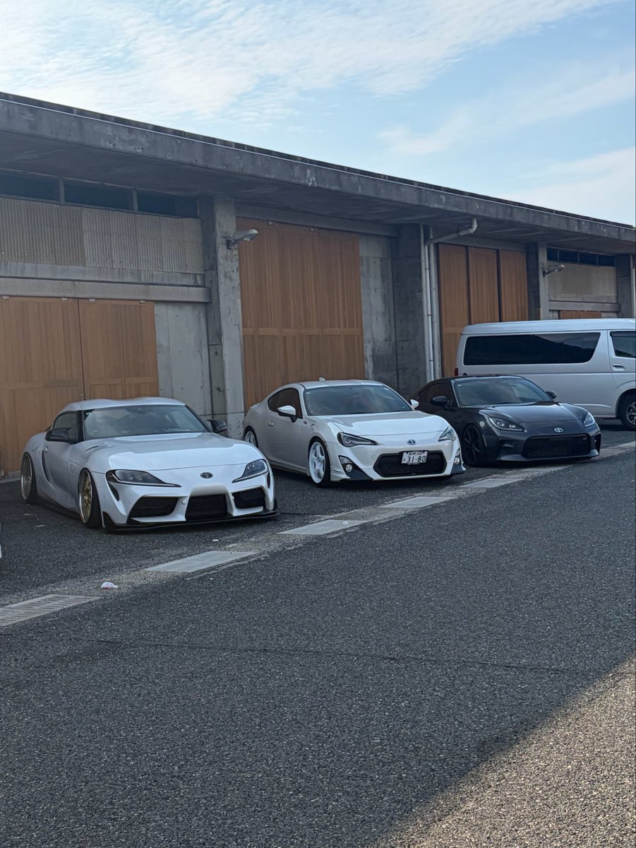 Tom90s_'s tweet photo. 賀露港3台でお邪魔しました
周りレベル高すぎて俺らの車影薄かった笑 https://t.co/mARqQW2Hid