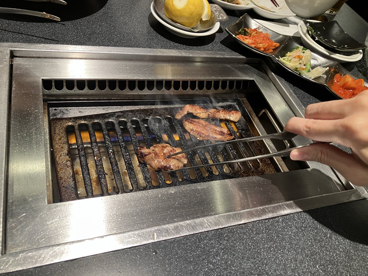 bitchyoffwidth2's tweet photo. 今日AMは定期外来。
特に異常は認められず、ほっとしました。退院から3年経過したんだけどね。
ただ薬は前回と変わらず。また多数回該当するのかな。
午後はボルダリングジム。登るって楽しいね！夕食は家族で焼肉！やはりカルビ一択です。 https://t.co/t1lhDs1Ia7