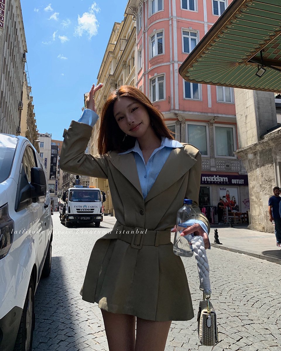 SemDinheiro_'s tweet photo. Wassup 🌍 Just dropping by to say: the world is a better place with you in it—go shine today! 🌈
PvRC https://t.co/KIZT9xgr1k