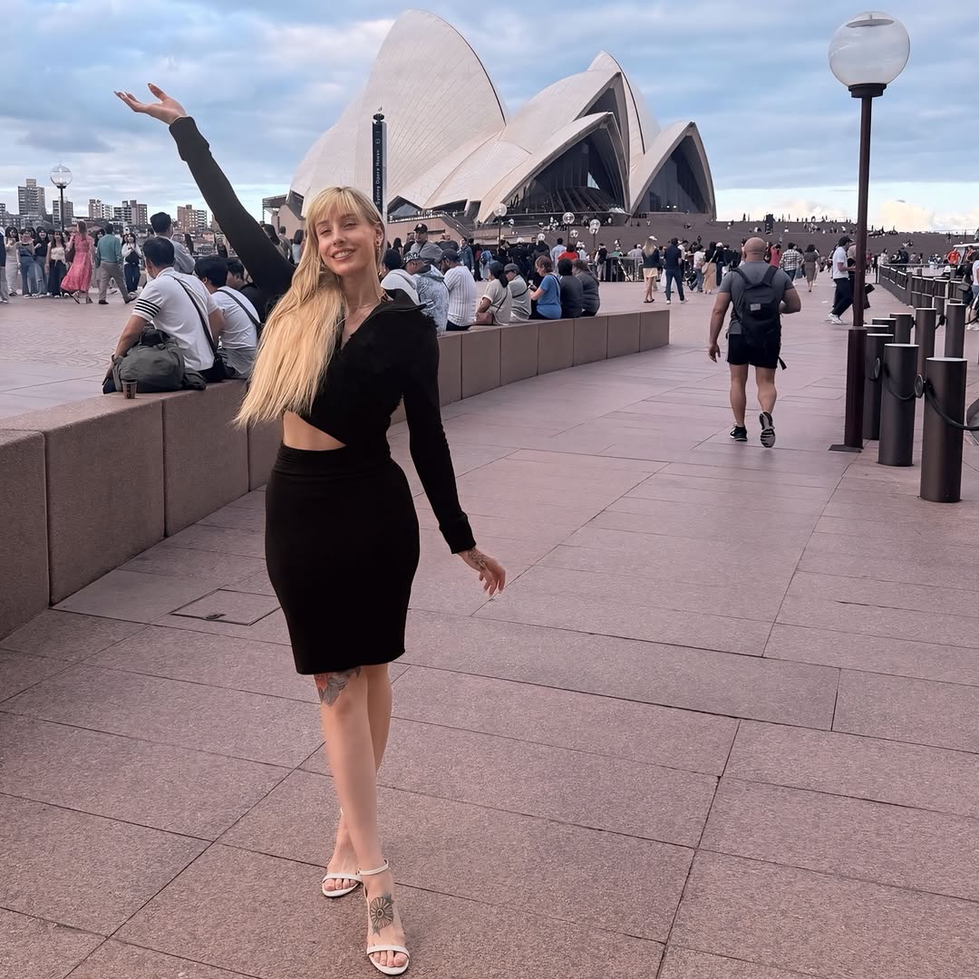 Guuitz's tweet photo. did you know that the sydney opera house is actually 6 separate buildings? https://t.co/YWedUoMjZA