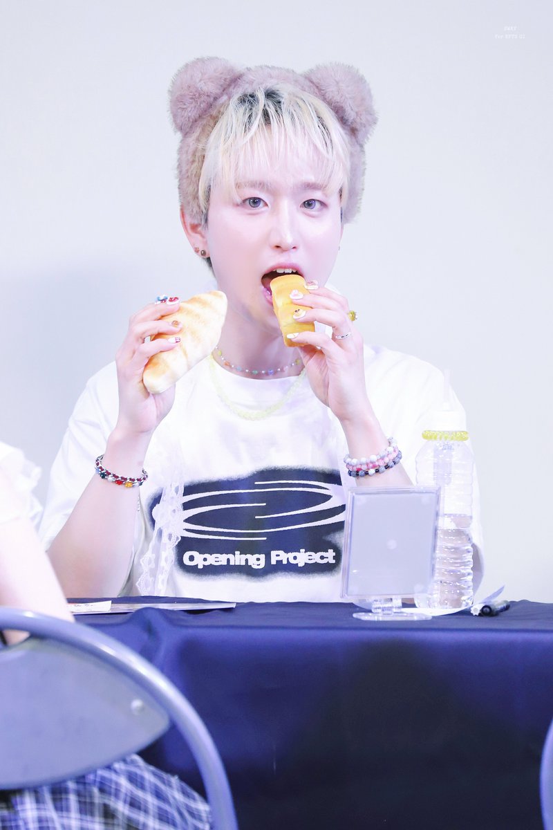 SWAY_GI's tweet photo. （🧸🥐）260811 펜사인회

@EPTS_official 

 #EPTS #EPICTRAVELS #에픽트레버스 #GI #지아이 #ジアイ #김효기 #じあい #PLUSWINHALLビレボア https://t.co/wEVbGxmMX7