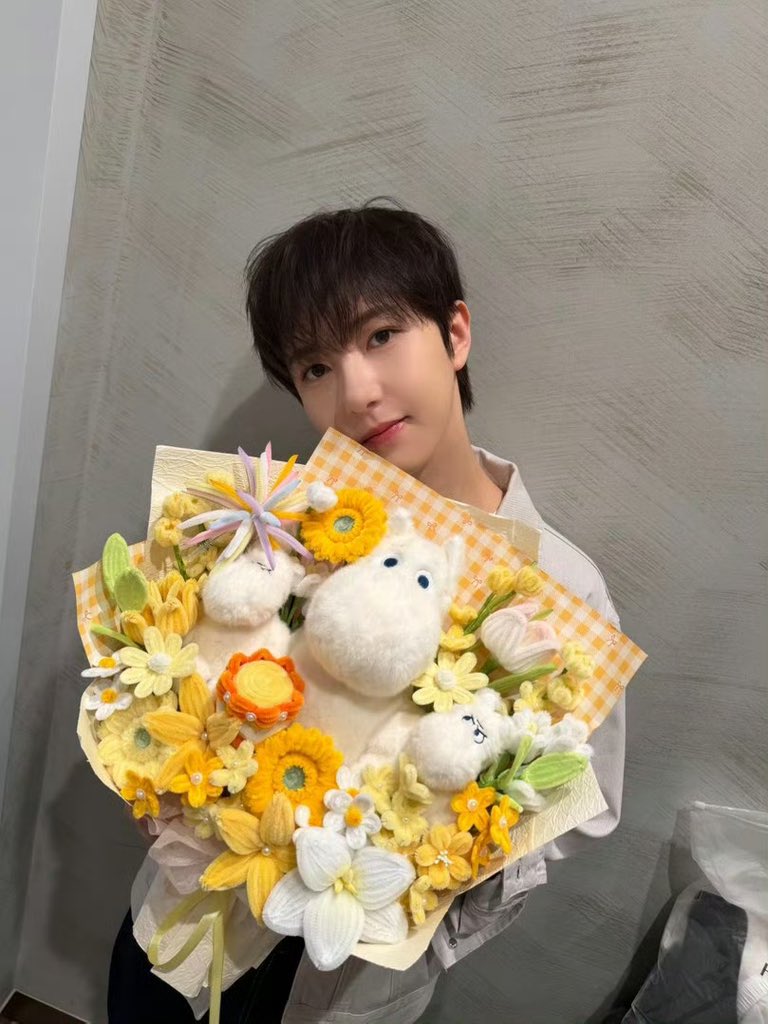 POPCORNBOBO323's tweet photo. 260815 WEIBO #RENJUN #런쥔 

🤍 https://t.co/kAawuHfppw