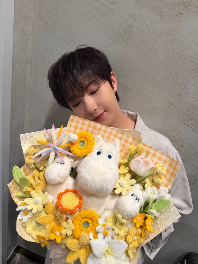 apieceofhrj__'s tweet photo. นี่ๆๆๆๆ ฮีทำเปนนนน อินจุนมาลงรูปละพร้อมกับชี้ที่ปากของพี่มูมิน นี่นะจ้ะปากจ้า ผู้พิทักษ์ภูมินทร์ได้ดำเนินการแล้ว https://t.co/zXt0qYYBnc