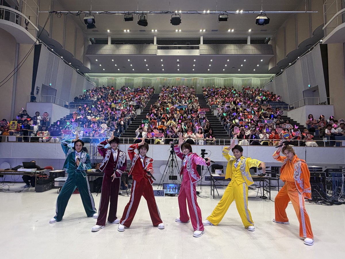 MATSURI_6_O's tweet photo. ð®MATSURIð®
æ¬æ¥ã¯
ãMATSURI翌ãšå¥äºã®å€å
ç¥ CBCå
¬éé²é³ïŒã¹ãã·ã£ã«ããã©ã€ãã
ã«ãè¶ãããã ããããããšãããããŸããð»ð€âš
å
¬éé²é³ãªãã§ã¯ã®ããŒã¯ãšã¹ãã·ã£ã«ããã©ã€ãã
çããŸãšäžç·ã«æ¥œããæéãéããããšãã§ããŸããð
äŒå Žã§ããããçãäžããŠãã ãã£ãçããŸã
æ¬åœã«ããããšãããããŸããâŒïž
ãããŠãã®åŸã¯âŠð»âš
ãMATSURI翌ãšå¥äºã®å€å
ç¥ãçæŸéïŒ
翌ãšå¥äºã®2人ã§ãå±ãããŸãð
ãã²æåŸãŸã§äžç·ã«ã楜ãã¿ãã ããð
#MATSURI
#æã®äžå€®ç·
#å€å
ç¥
#CBCã©ãžãª