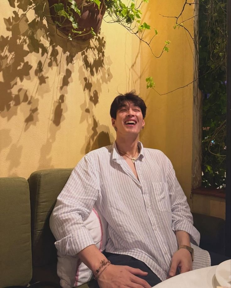 Lazsinben's tweet photo. Bapak-bapak tertawa puas mendapat toddler baru. @adioscentt https://t.co/OoVMmy5drE